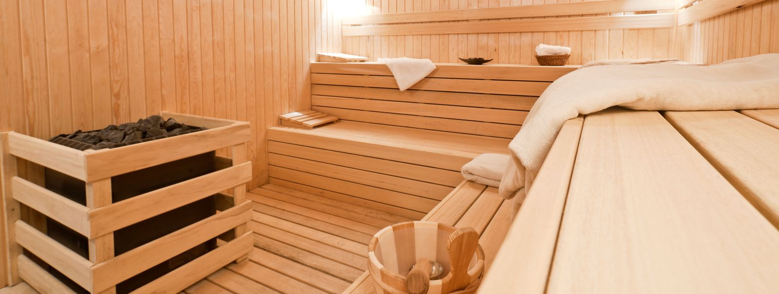 Sauna lisamine oma koju võib olla luksuslik ja tervist parandav täiendus. Saunad pakuvad mitmesuguseid eeliseid, alates lõõgastumisest ja stressi leevendamisest