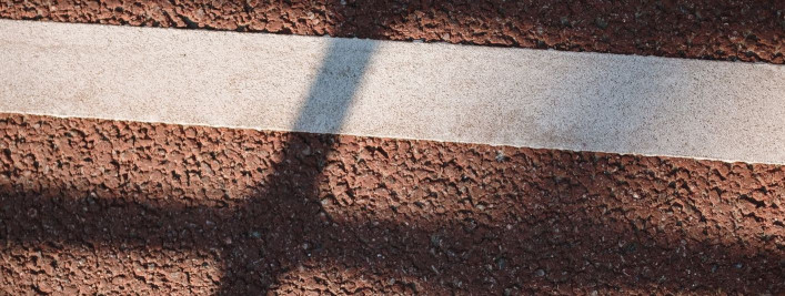 Kuidas valida õigeid materjale ja paigaldustehnikaid kõnniteede rajamiseks? Merek Grupp OÜ jagab kogemusi.