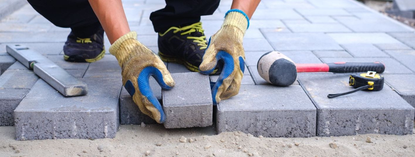 Kõnniteed mängivad olulist rolli meie igapäevaelus. Need pakuvad mugavat ja turvalist viisi liikuda kodust välja, tutvustades samal ajal teie vara ja aitavad ka