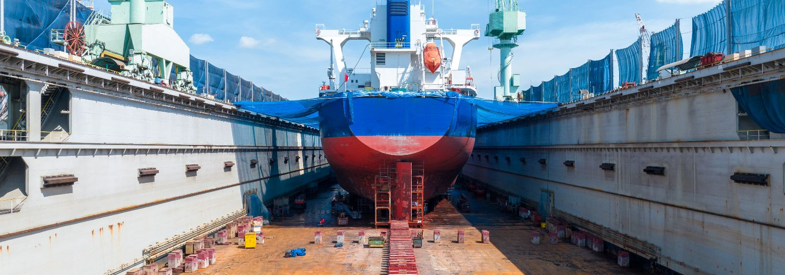 Laevaremont ja hooldus, mis vähendab seisakuid ja pikendab sõidukite eluiga.  Kogenud meeskond pakub terviklikke lahendusi alates laevakere tööst kuni täpse ele