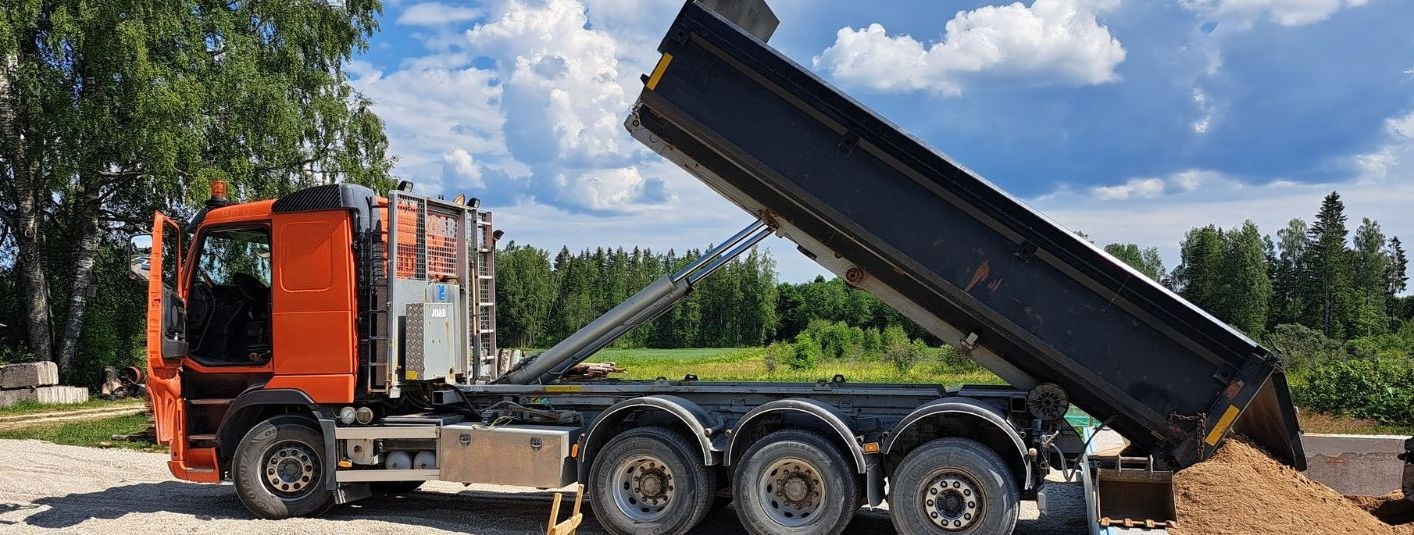 Kui otsite kiiret ja usaldusväärset kaubaveoteenust, mis vastab teie vajadustele, siis TRUUP & POJAD OÜ on teie jaoks õige valik. Meie kogenud meeskond on p