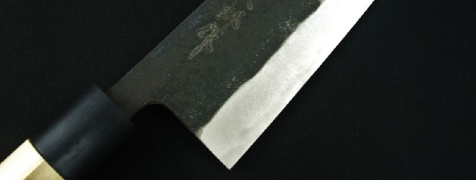 Jaapani kööginoad on tuntud oma kõrge kvaliteedi, teravuse ja vastupidavuse poolest. Need nuga on valmistatud traditsiooniliste meetodite järgi, mis tagavad ter