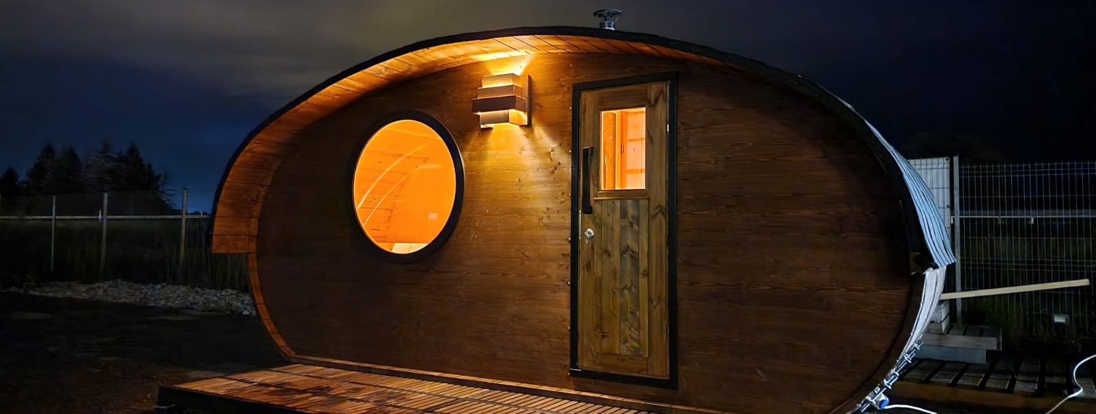 Oval saunas are a symbol of luxury and relaxation, offering a unique retreat from the hustle and bustle of everyday life. Their distinctive shape not only stand