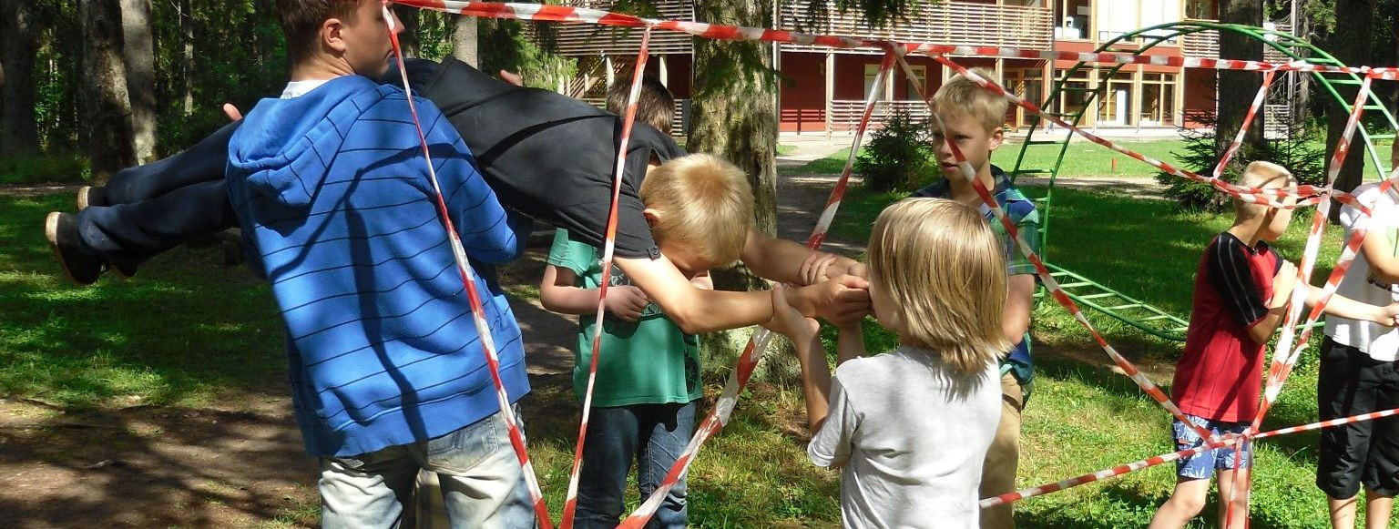 Outdoor activities offer a dynamic and enriching environment for children's education, providing a diverse range of benefits that extend far beyond the traditio