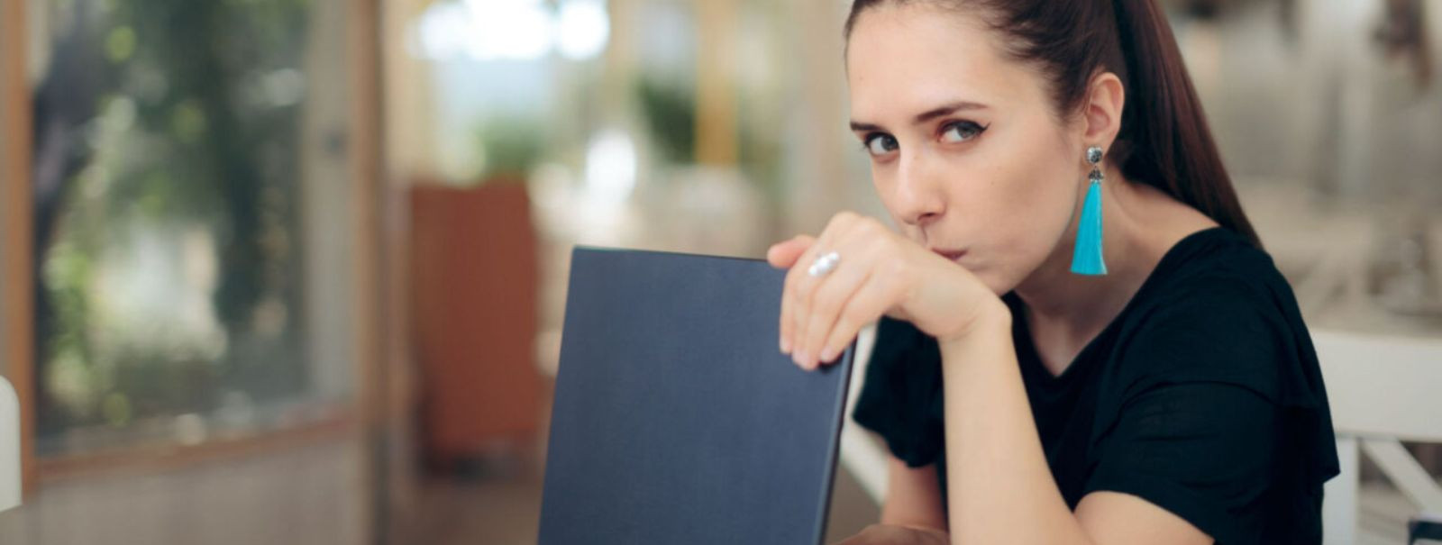 Artikli teemaks on isikuandmete avalikustamine äriinfo portaalides ning kas selle pärast peaks muretsema.Autor selgitab, et isikuandmete kaitse on tagatud õigus