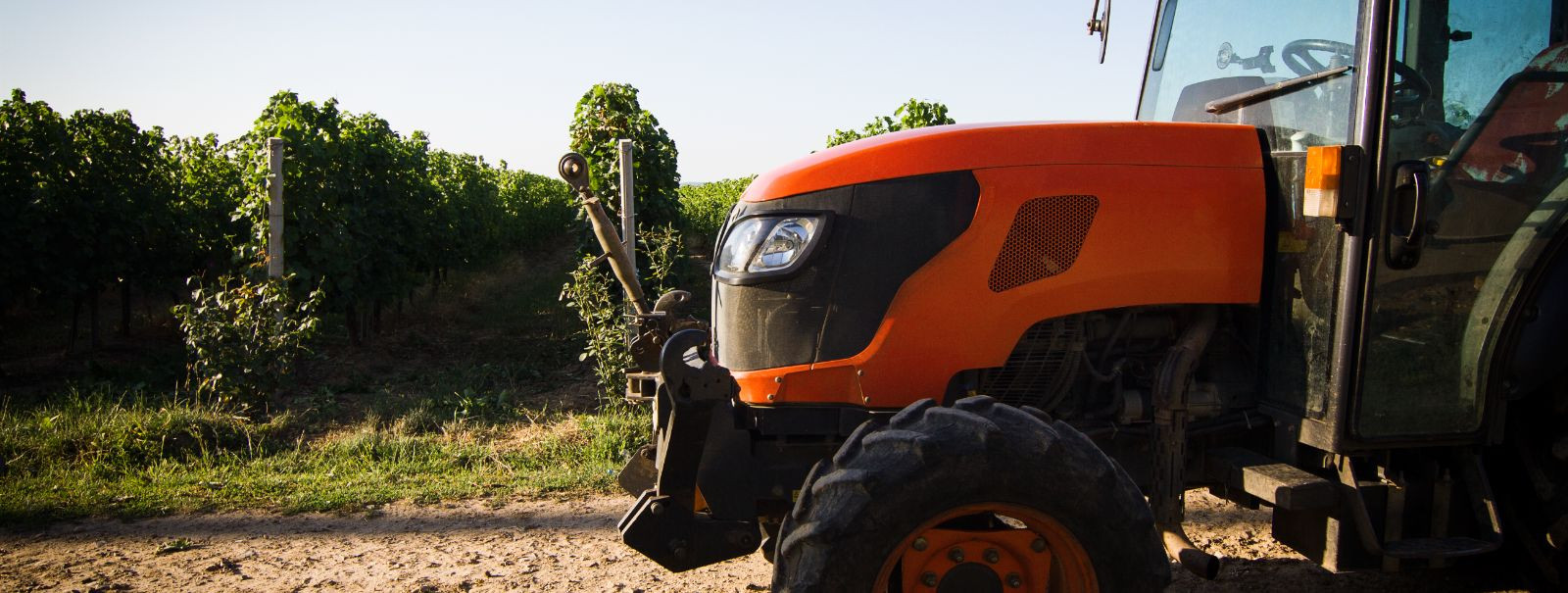 Põllumajandusprofessionaalidele ja ehitusettevõtetele on traktor ...