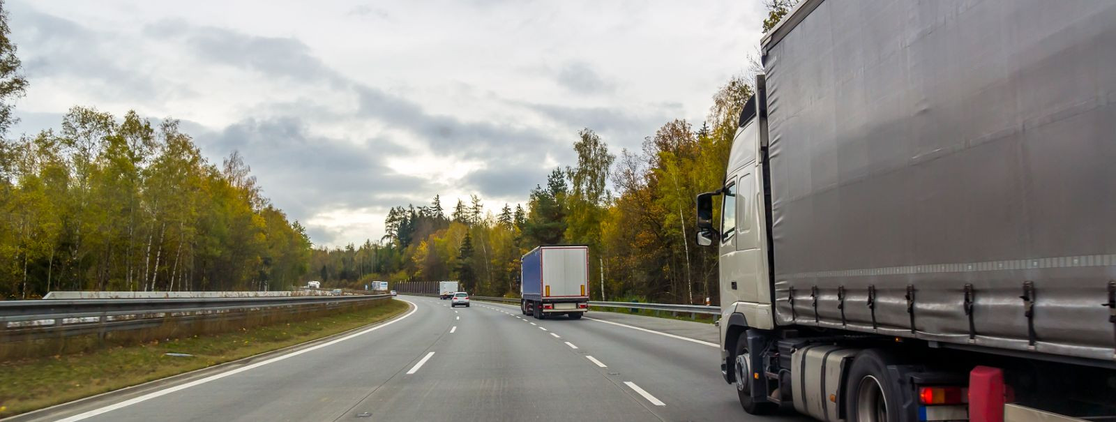 Kui vaatame transpordi- ja logistikasektorit, näeme pidevat arengut ja innovatsiooni, mis mõjutab kaubavedu maanteel. ZALBAND OÜ kui teie usaldusväärne partner 
