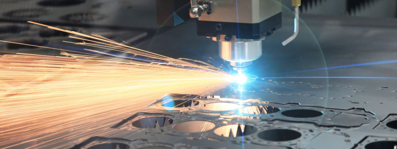 Millised eelised pakub laserlõikus traditsiooniliste metallilõikemeetodite ees?
