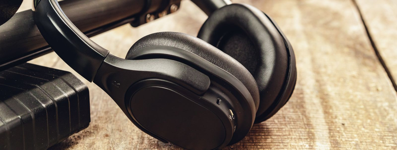 For the discerning listener, the right pair of headphones is more than just an accessory—it's a gateway to an immersive audio universe. High-quality headphones 