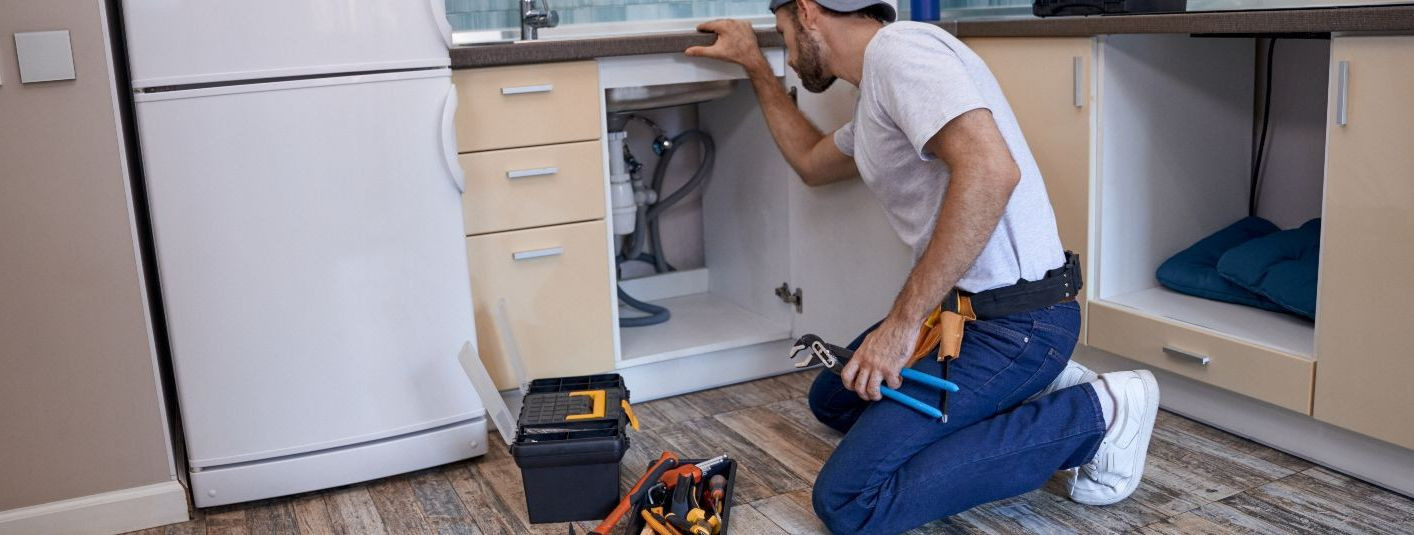 Kui olete koduomanik või ettevõtte omanik, kes vajab professionaalset abi sanitaartehnika paigaldamisel, rikete kõrvaldamisel, demonteerimisel või vahetamisel, 