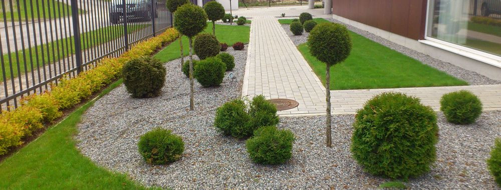 Minimalistlik aia kujundus on lähenemine, mis rõhutab lihtsust, ...