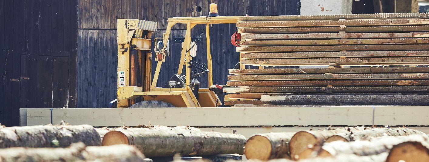 Kevetra OÜ Saekaater on spetsialiseerunud kvaliteetse saematerjali tootmisele, mis sobib suurepäraselt erinevate ehitusprojektide ja viimistlustööde jaoks. Meie