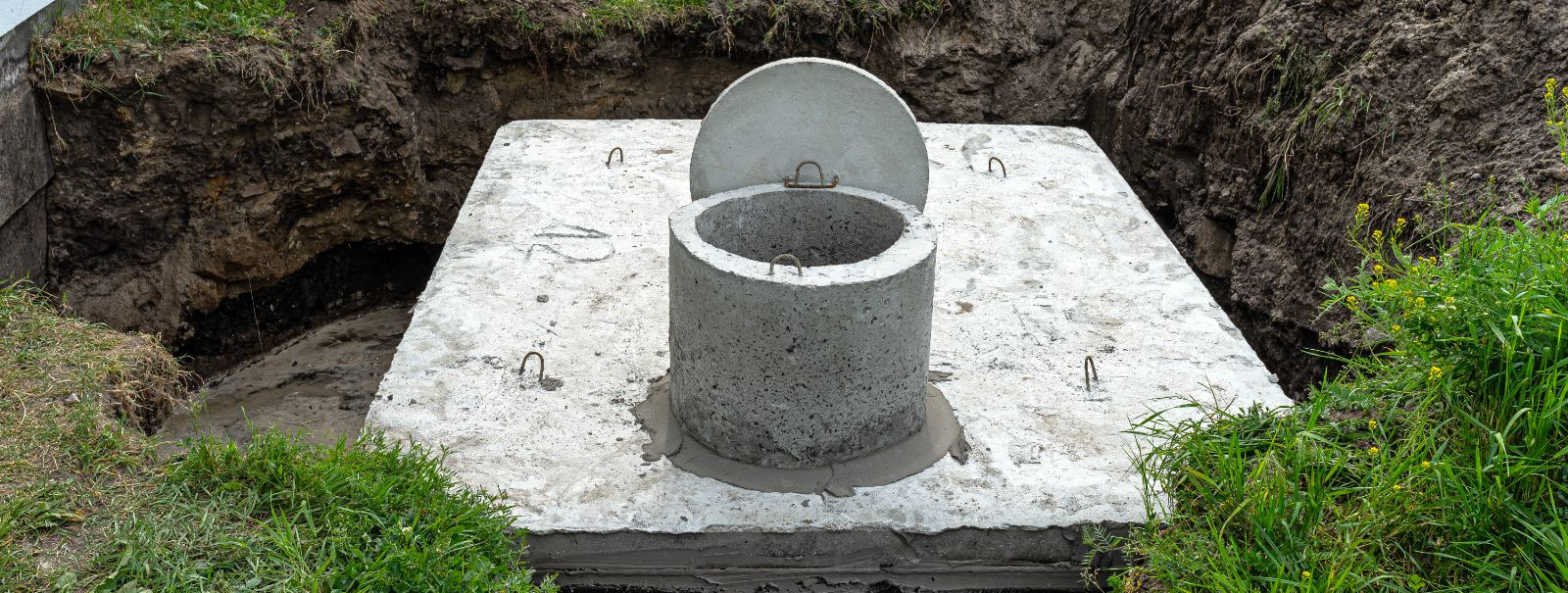 Septikusüsteem on maa-alune reoveepuhastusstruktuur, mida kasutatakse tavaliselt tsentraliseeritud kanalisatsioonisüsteemideta maapiirkondades. See kasutab lood