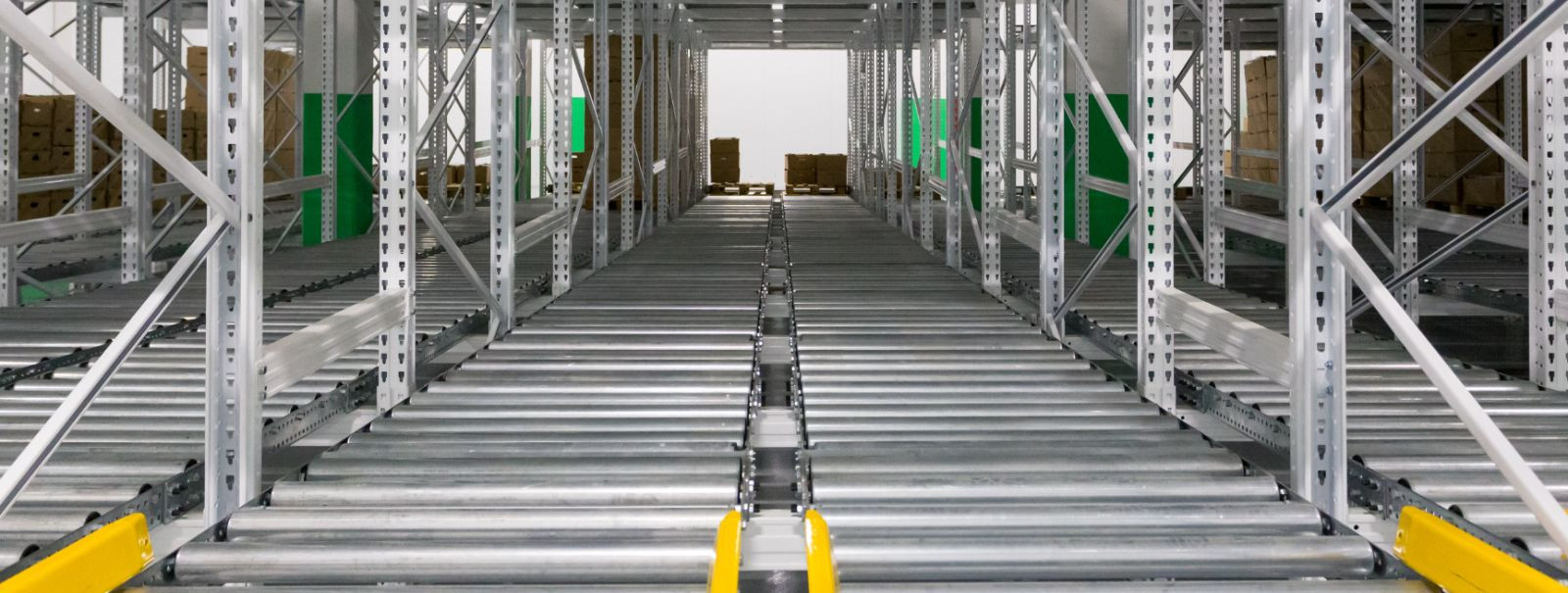 Flexible warehouse solutions are a modern approach to storage and distribution that allow businesses to adapt their warehousing needs to their current operation
