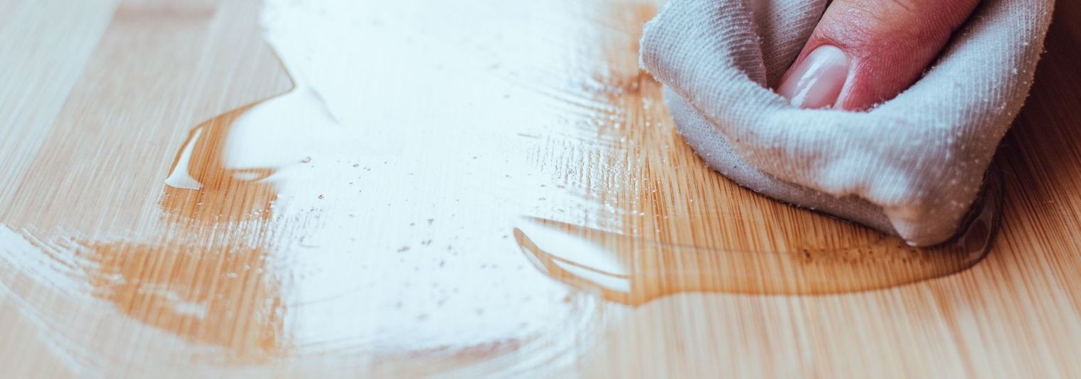 Puitpõrandate hooldus ja korrapärane säilitamine on oluline, et tagada nende ilu ja vastupidavus aastateks. Woodengold pakub professionaalset puitpõrandate hool