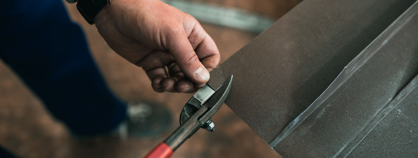 Puusepa-, viimistlus- ja plekitööd – kvaliteetsed sisustuslahendused ja vastupidav viimistlus  Pakume täpseid sise- ja välitöid: professionaalsed puusepatööd, k