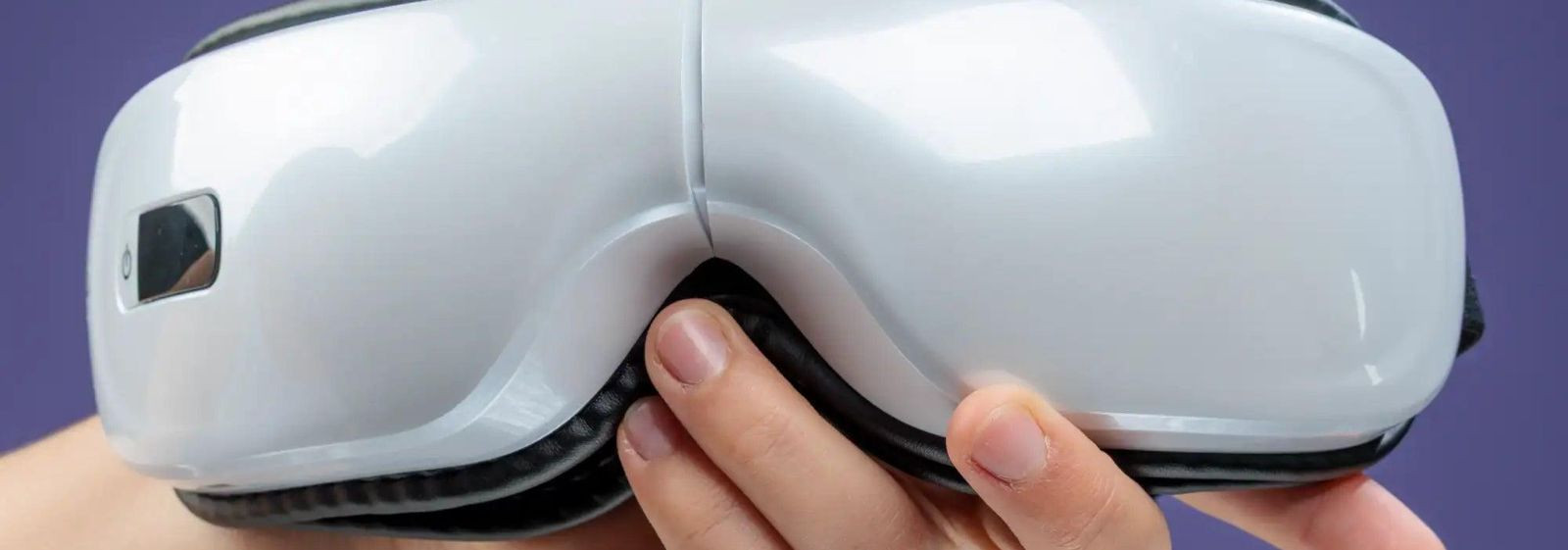 Silmamassaaž  on nutikas viis tuua õhtusse rohkem rahu ja mugavust. Soojenduse ja vibratsiooni koosmõjul aitab see lõõgastada silmaümbrust, maandada päeva jooks