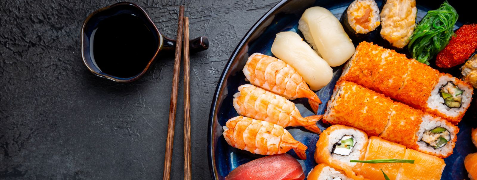 Sushi, kulinaarne kunstivorm, mis on köitnud toiduhuvilisi üle kogu maailma, pärineb iidse Jaapani ajaloost. Algselt kalade säilitamise meetodina fermenteeritud