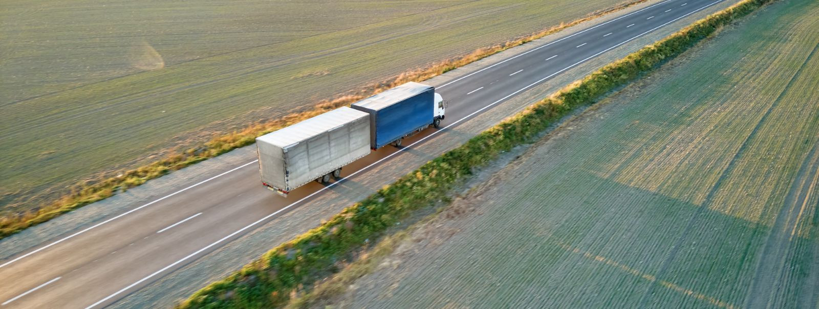 Tonikseri OÜ põhitegevusalaks on transporditeenuse pakkumine läbi logistikafirma. Pakume ka ehitusmaterjali ostuvõimalust koos transporditeenusega . Lisaks on p