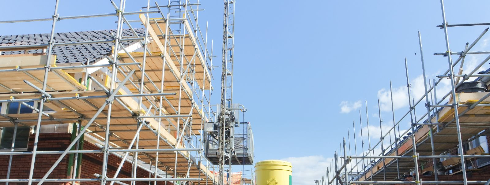 Scaffolding is a critical component in the construction industry, providing safe and stable work platforms for workers. The ability to transport scaffolding eff