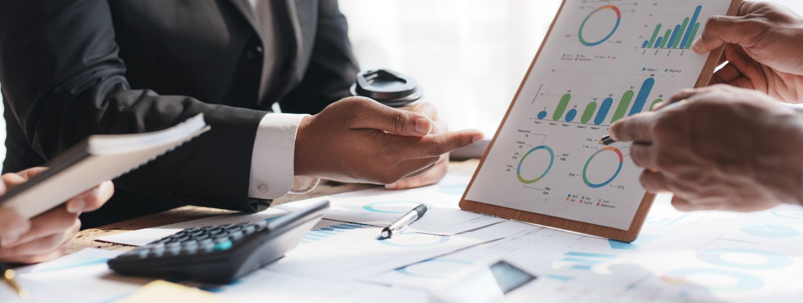 Tänapäeva dünaamilises ärikeskkonnas on finantsjuhtimine olulisem kui kunagi varem. See hõlmab laia valikut tavasid ja protsesse, mis tagavad ettevõtte finantst