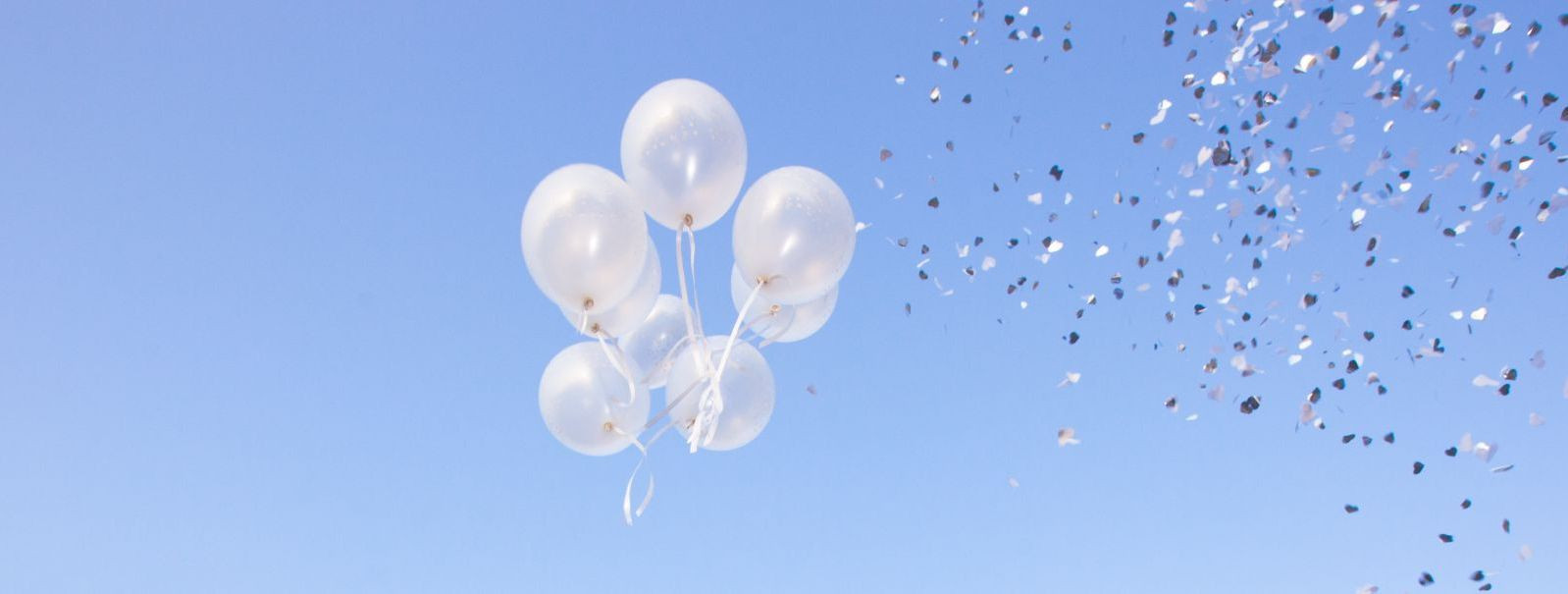 Wedding balloon decorations have evolved from simple party accessories to sophisticated design elements that can transform any venue. As we explore the latest t