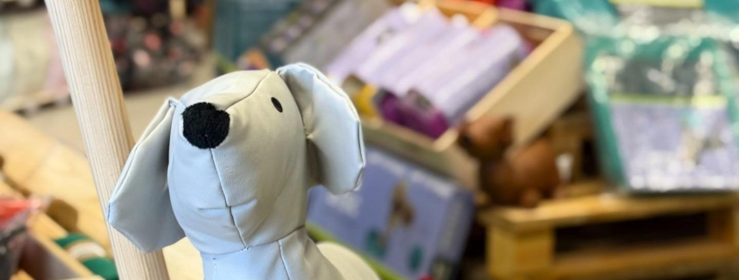 Kõik vajalik koerale ja kassile ühes kohas   Täislahendused lemmikloomadele  toob kokku hooldus-, toidu- ja treeninglahendused, mis lihtsustavad igapäevaelu ja 