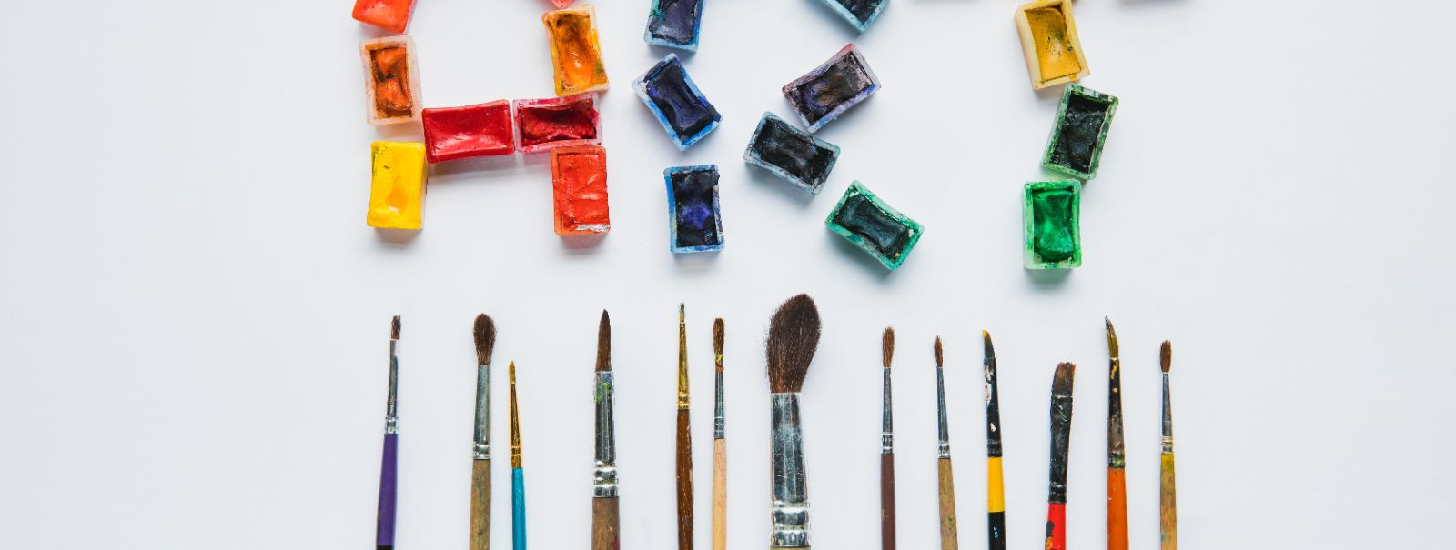 Before diving into the vast sea of art supplies, it's crucial to evaluate your current skill level. Beginners might opt for basic, more affordable materials to 