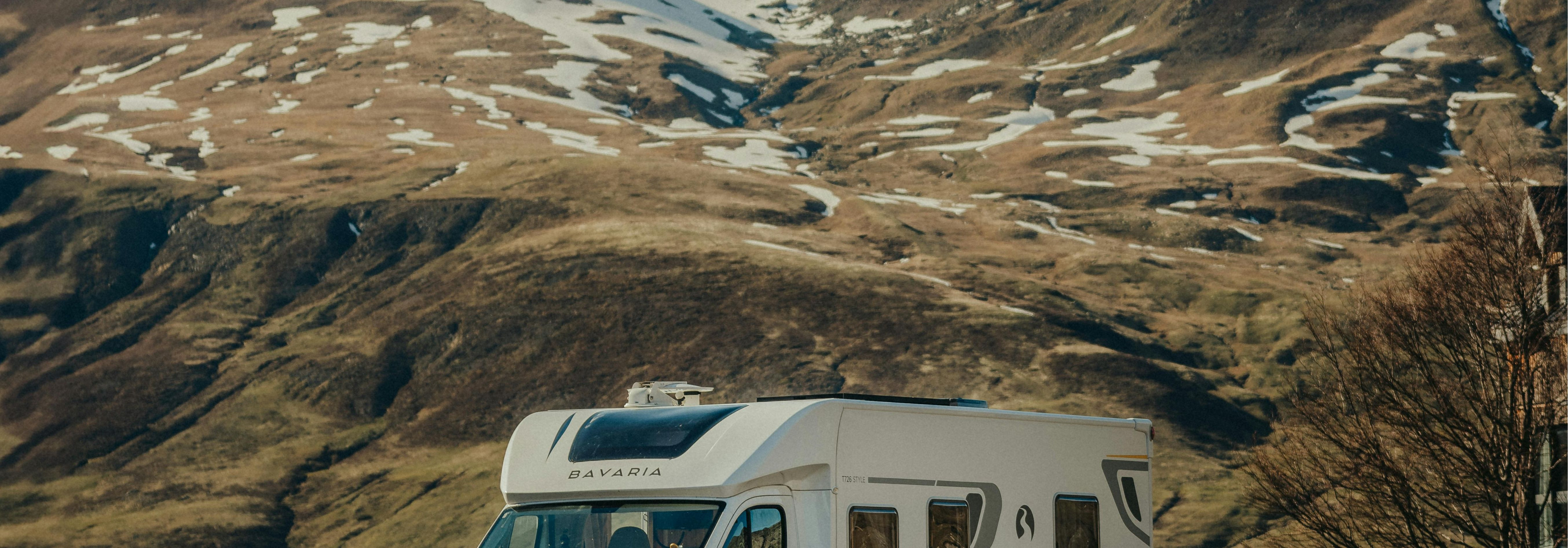 Our company offers practical and reliable mobility and maintenance solutions for people and small companies who use caravans, caravans or need short-term freigh