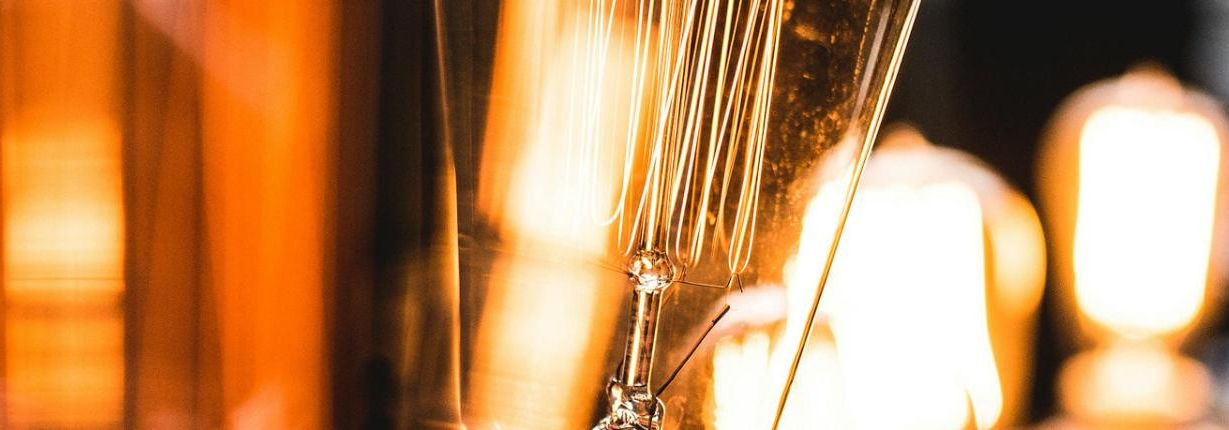 Täisteenused elektrilahendustest — projektist hoolduseni 
  Usaldusväärne elektritööde partner Tallinnas ja Harju maakonnas  pakub terviklikke lahendusi, mis ta