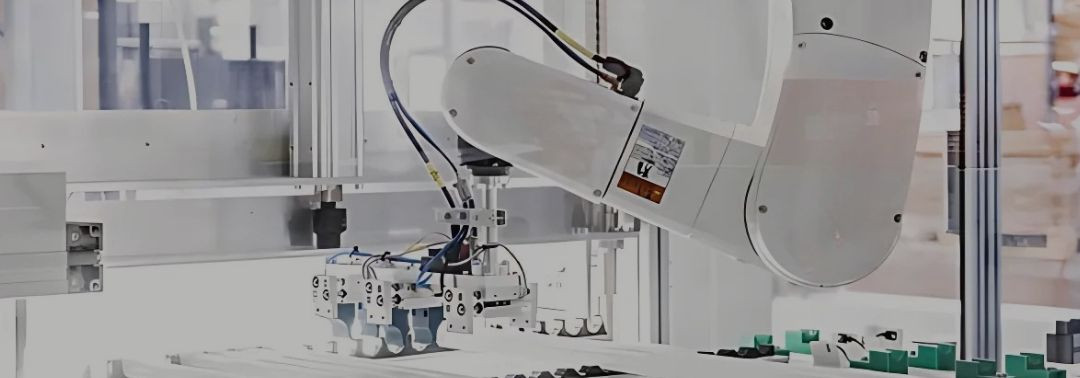 Komplektne lahendus väikese jalajäljega, suurte võimalustega 
  Microtehas ANT  pakub kompaktset, moodulipõhist tootmiskontseptsiooni, mis viib automatiseeritud