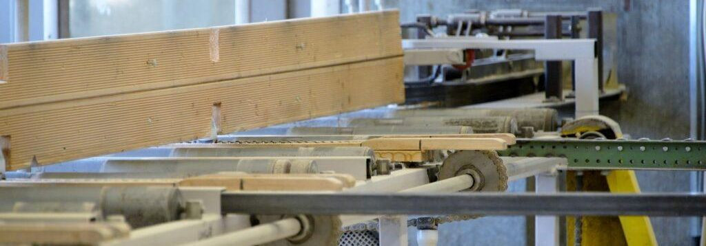 Meie ettevõte on pikaajaline hulgimüüja ja eksportöör, kes keskendub ehitus- ja tööstusklientidele pakkudes usaldusväärset ja järjepidevat puidutarnet. Töötame 