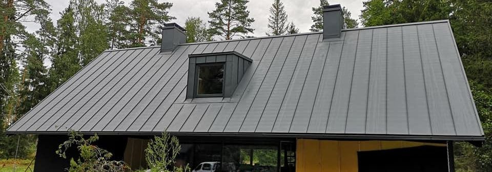 Our goal is to ensure a secure and cared for cover for buildings that protects against weather conditions and gives the owners peace of mind. The team values a 