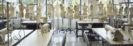 Meie tegutseme rõivatööstuse tehnilise partnerina, kelle eesmärk on muuta disainist tootmiseks sobivad rõivad. Meie lähenemine on praktiline ja selge: aidata me