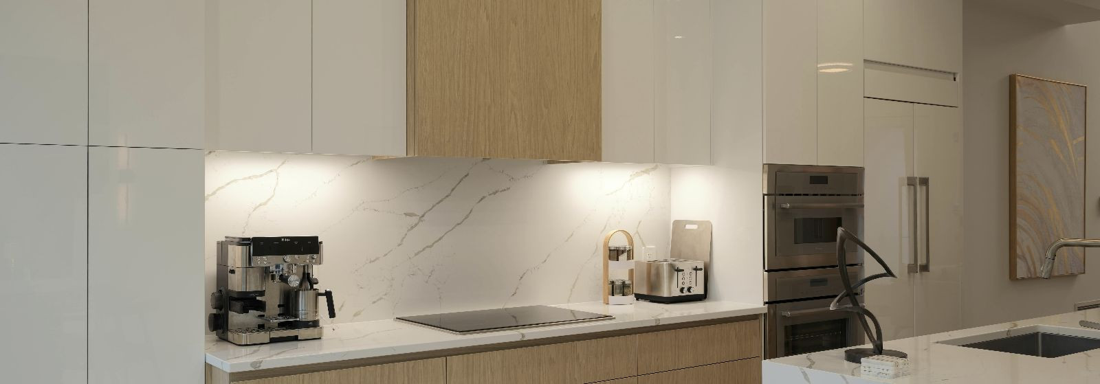 Kvaliteetne  köögimööbel  muudab köögi enamaks kui lihtsalt toidu valmistamise kohaks — sellest saab ruum, kus kohtuvad praktilisus, mugavus ja läbimõeldud disa