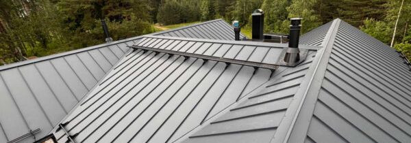 Kohandatud katuselahendused Eesti tingimustele 
  Katuselahendused  ühendavad kvaliteetsed  metallkatused , usaldusväärse  Katepal SBS-bituumensindli  ning kõik