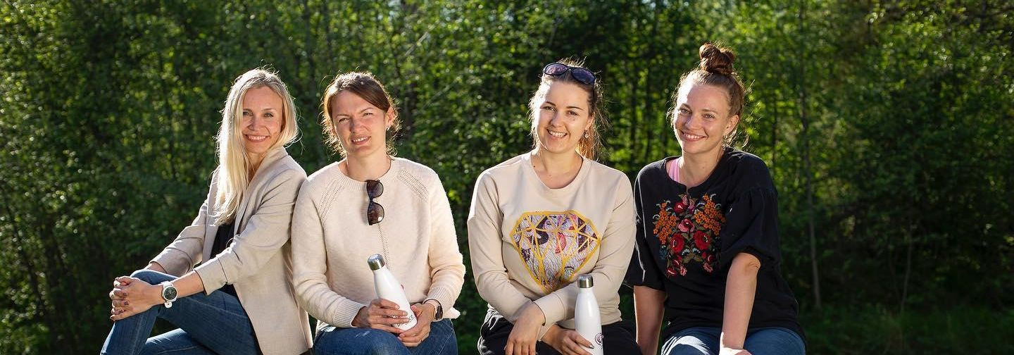 Oleme väike, personaalse lähenemisega personalikonsultatsioon, mis aitab organisatsioonidel paremini mõista ja arendada oma töötajaid läbi uurimusliku ja prakti