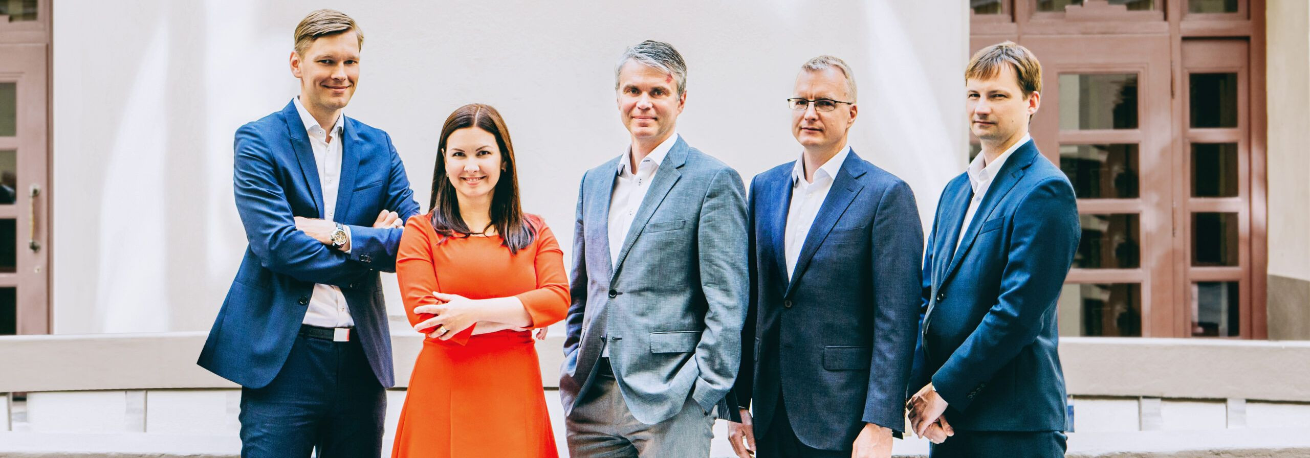 We are an investment banking consultancy company whose work focuses on supporting companies and owners in important financial decisions. We support customers bo