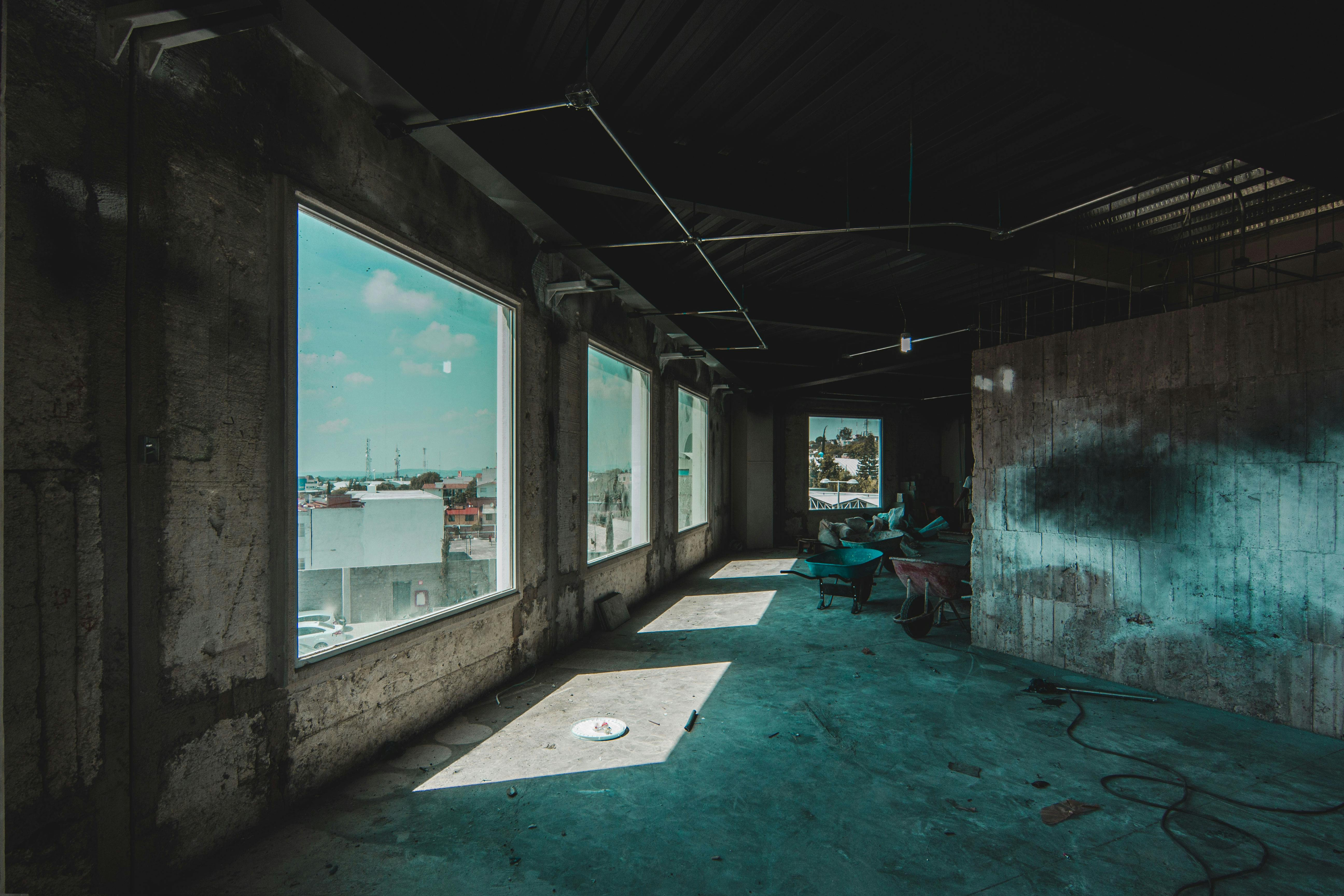 Renovation that focuses on results: coordinated internal and external finishing and professional construction of commercial buildings ensure a modern, comfortab