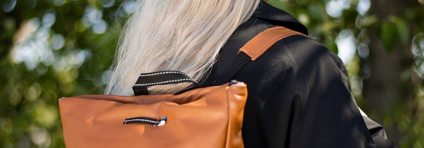 We believe that daily bags should be thoughtful, durable and made honestly. Our goal is to prepare handmade accessories that meet daily usage and reduce unneces