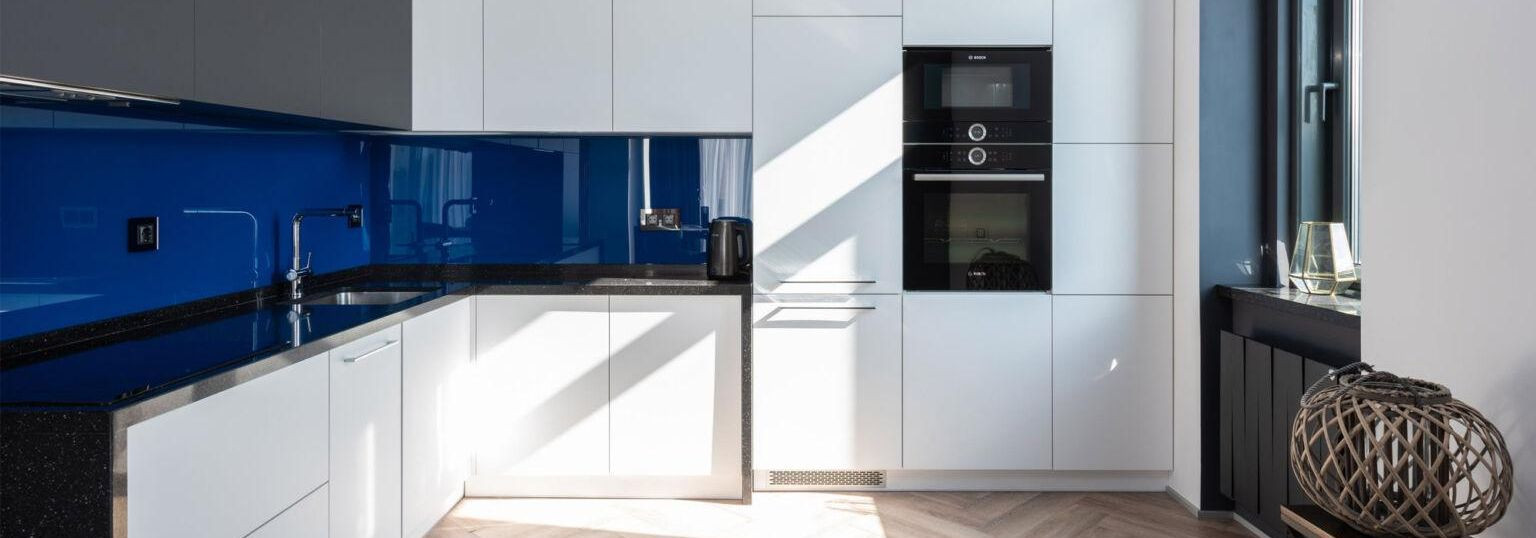 Meie ettevõte loob ja tarnib köögi- ja vannitoomööblit ning sellega seotud komponente, keskendudes Skandinaavia turu nõuetele vastavusele. Teeme koostööd nii er