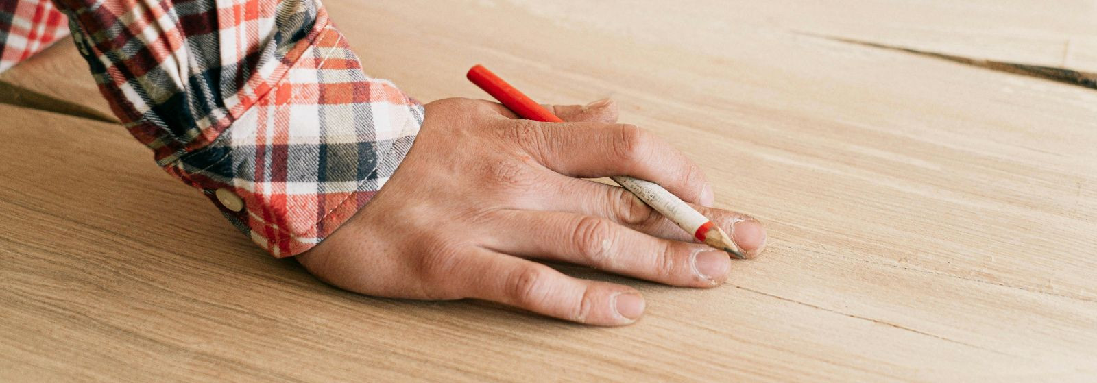 Kindel valik kauakestvaks magamiseks 
  Täispuitvoodid  pakuvad stabiilset ja looduslähedast magamiskogemust, mis vastab nii jaekaupluste kui projektimüüjate nõ