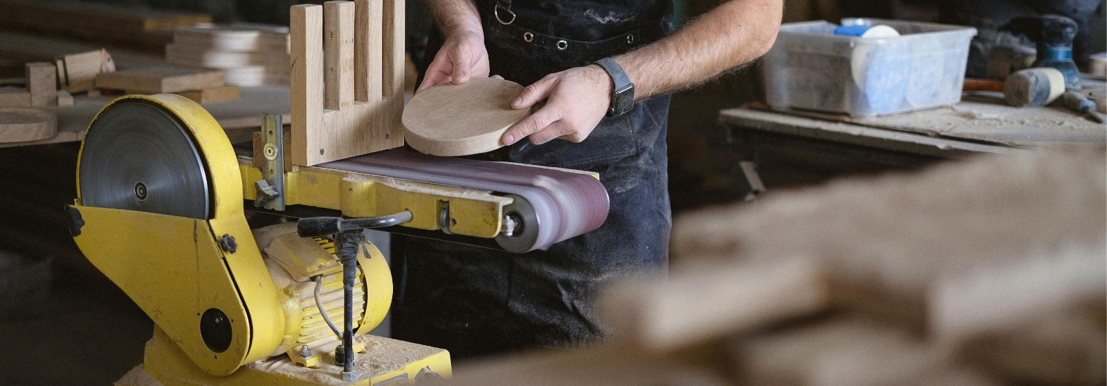 Puidust riidekapid: vastupidavus ja stiil igaks projektiks 
  Puidust riidekapid  ühendavad ajatu disaini ja praktilisuse, pakkudes elegantset ja funktsionaalse