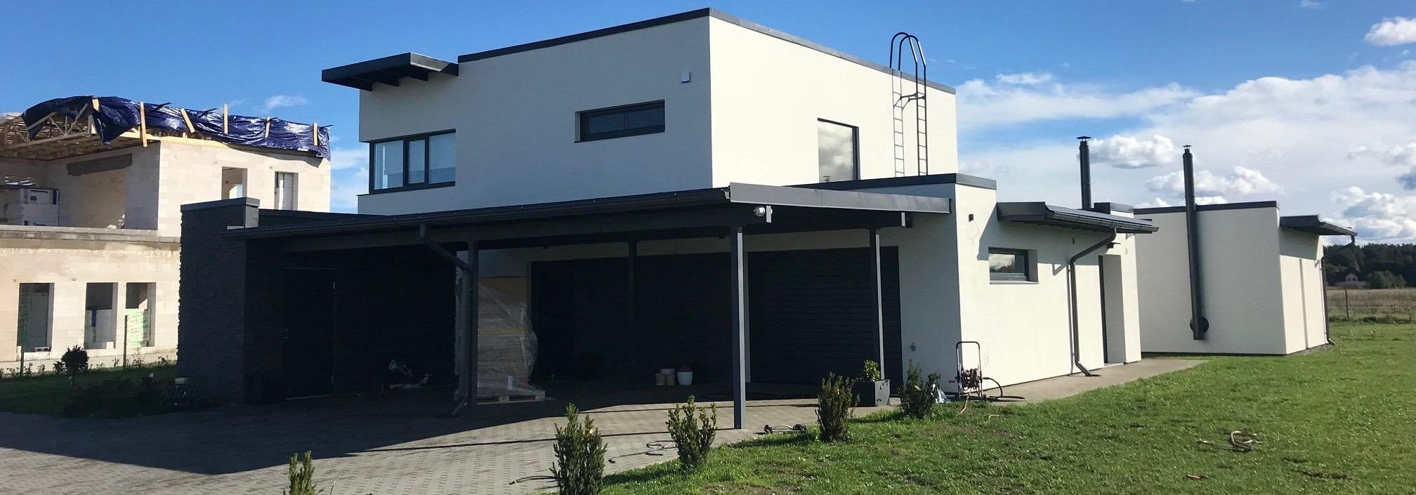 Our goal is to provide a clear and practical solution for facade works: to be a reliable partner in both material procurement and coordination of works. We work