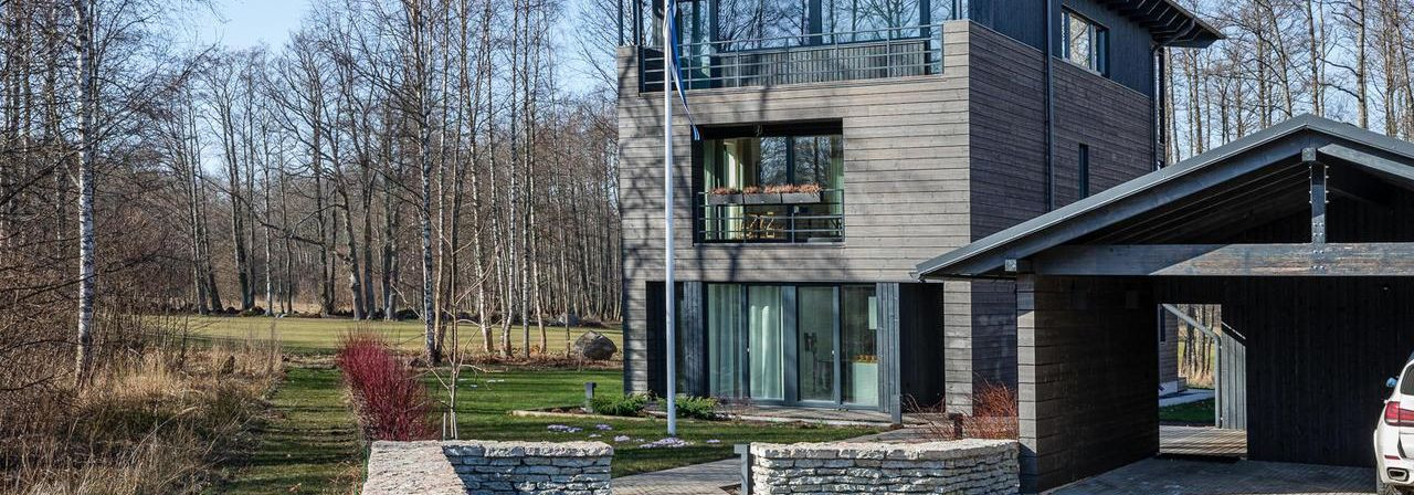 The company acts as a practical and reliable partner in the construction sector, providing services to both private and corporate customers. The focus of this w