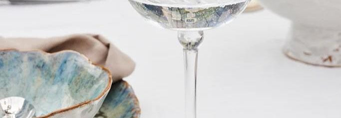 Kollektsioon lauatarvikuid  pakub läbimõeldud lahenduse igapäevaseks söömiseks ja pidulikeks hetkeks. Eesti koduesteetikat arvestades ühendab valik praktilisuse