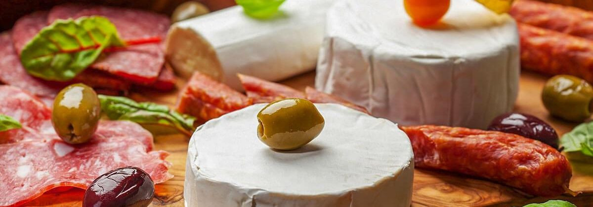 Meie kohvik ja toitlustusteenus on kohalik, inimesi abistav partner, kes väärtustab lihtsust ja sõbralikkust. Soovime pakkuda paindlikku lahendust nii argipäeva