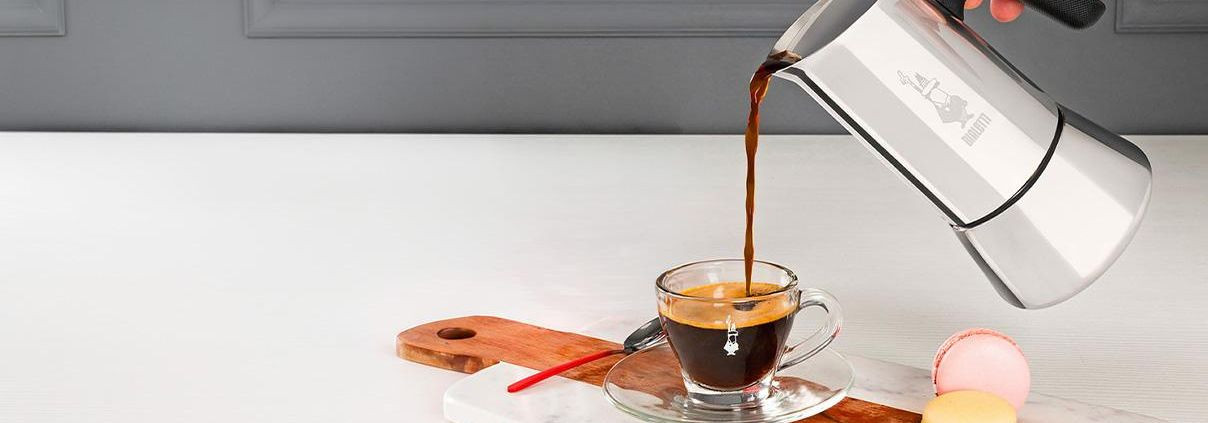 Me aitame toitlustus- ja jaemüügiäril hoida kulud kontrolli all ja pakkuda järjepidevat kvaliteeti. Töötame kui partner, kes loob sideme joogivalikust kuni toid