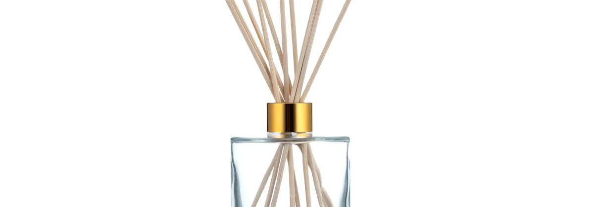 French perfumes have long been synonymous with luxury, elegance, and sophistication. Known for their exquisite craftsmanship and timeless appeal, these fragranc