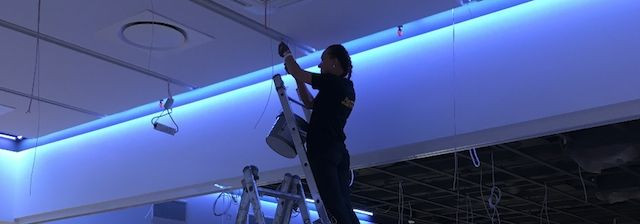 Nutikas automaatne valgustus: mugavus, turvalisus ja kokkuhoid   Automaatne valgustus  ühendab kaasaegse  LED-valgustuse  ja targad juhtimislahendused, mis liht